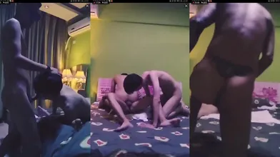 东北痞子攻配种两条骚狗,撅着逼等着爸爸的大屌滋润,被操的嗷嗷浪叫让爸爸干死他