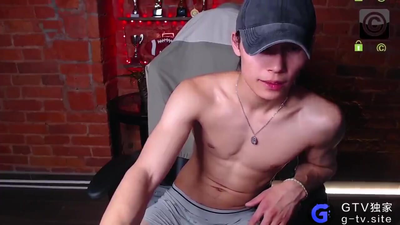 亚裔Chan pak Working out 自嗨大屌 (下,推荐)