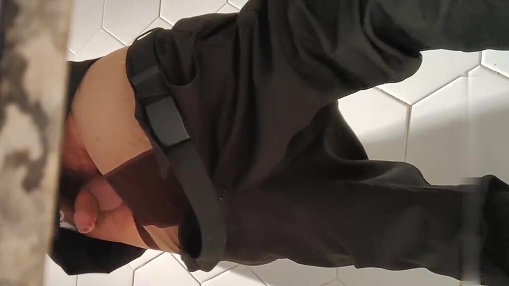 宿舍楼厕所蹲守泄欲同学第六十八弹