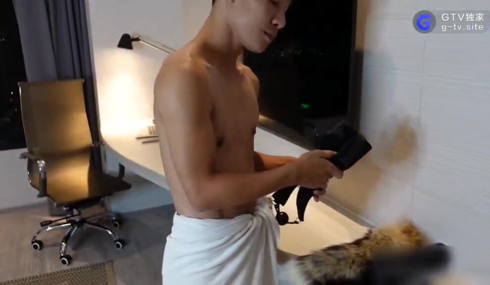 富二代勾引酒店工作人员一起玩屌 上集