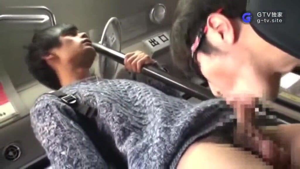 听闻公交车上有色狼猥亵男学生,性癖大学生在公交车上等色狼下手 上集