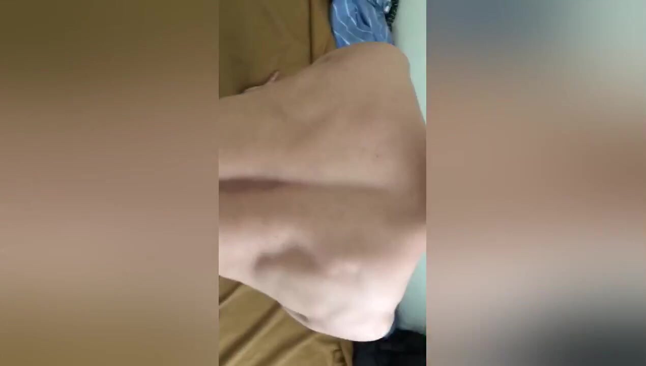 一字马翘臀公0,练功时被大鸡巴插进逼里,这种姿势只可亲试不可言传,夹得好紧啊