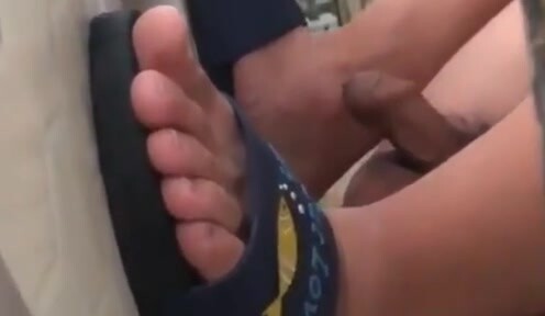 上厕所偷拍直男鸡巴