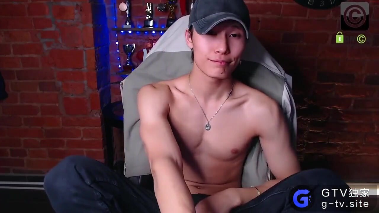 亚裔Chan pak Working out 自嗨大屌 (上,推荐)