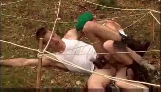 珍藏版超级帅气巨屌士官体罚士兵无套狂操嫩逼欲罢不能