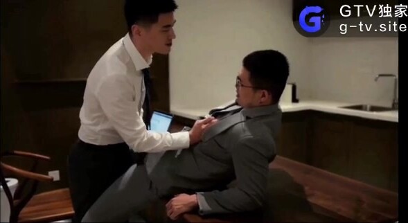 霸道总裁强上我