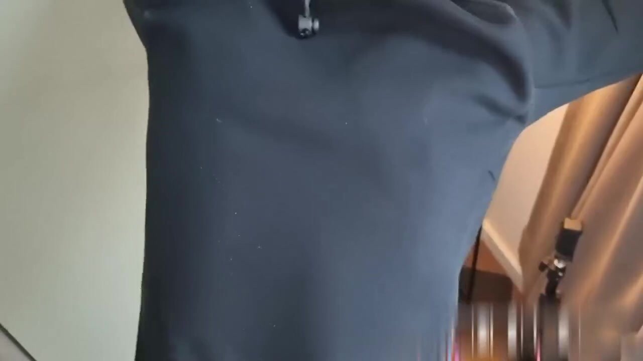 现实版上门送逼,上楼梯时每走一步紧张又激动,菊花痒了就想找根鸡巴止止痒