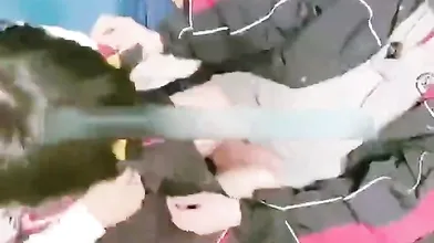 真实刺激勾引顺丰小哥,上门取件遇上开放的情侣做爱还做哪里观看了一会,说你们太开放了,完整版