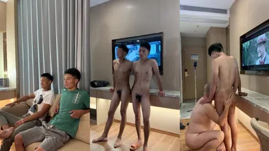 猥琐光头大叔,花钱玩两个帅直男一起(上)