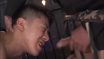 肌帅直男被小流氓捆绑强上,轮操内射,中