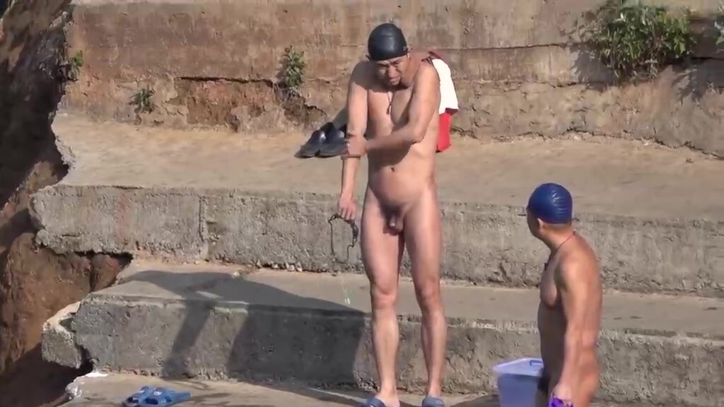裸泳胜地,抓拍运动员身材熟男