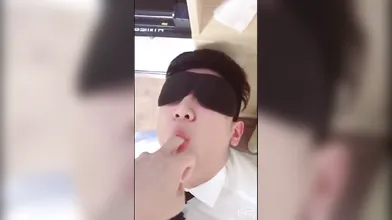 真实勾引 酒店无毛骚逼前台勾引直男客人 自拍和客人偷拍操逼 嫩逼被操的欲仙欲死 让直男发现操男人比操女人还爽