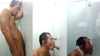 肌肉大哥鸟洞奇遇记