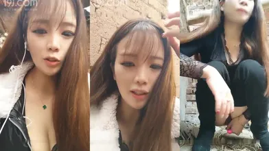 丰满大奶骚女【薇神】户外自慰老房子露奶脱裤塞着跳蛋拉扯，震动出水呻吟娇喘很是诱惑不要错过编号C007246C