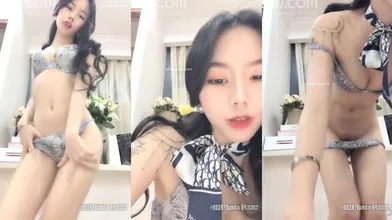 人气美女主播(曦嘻吸熙)原丑曦南墙收费房全裸自扣大秀(2)AVI编号658F2590