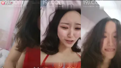 寂寞美女少妇1月24日道具紫薇喷水还能挤奶汁编号583527DC
