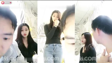 野狼出击1月21日直播套路刚失恋的极品中越混血美女做直播啪啪偷拍啪啪叫声超级骚2编号6EC7C477
