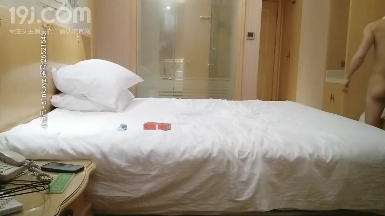 【91沈先生】酒店约操小萝莉，大屌猛男又开始暴力摧残小花朵，表情痛苦他越兴奋，刺激劲爆精彩佳作编号8B070585