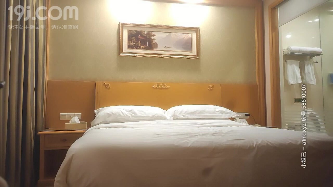【文轩探花】壹屌上场，外围继续，大胸小姐姐真风骚，抠穴口交调情水多，激情啪啪干爽编号8C5EDC63