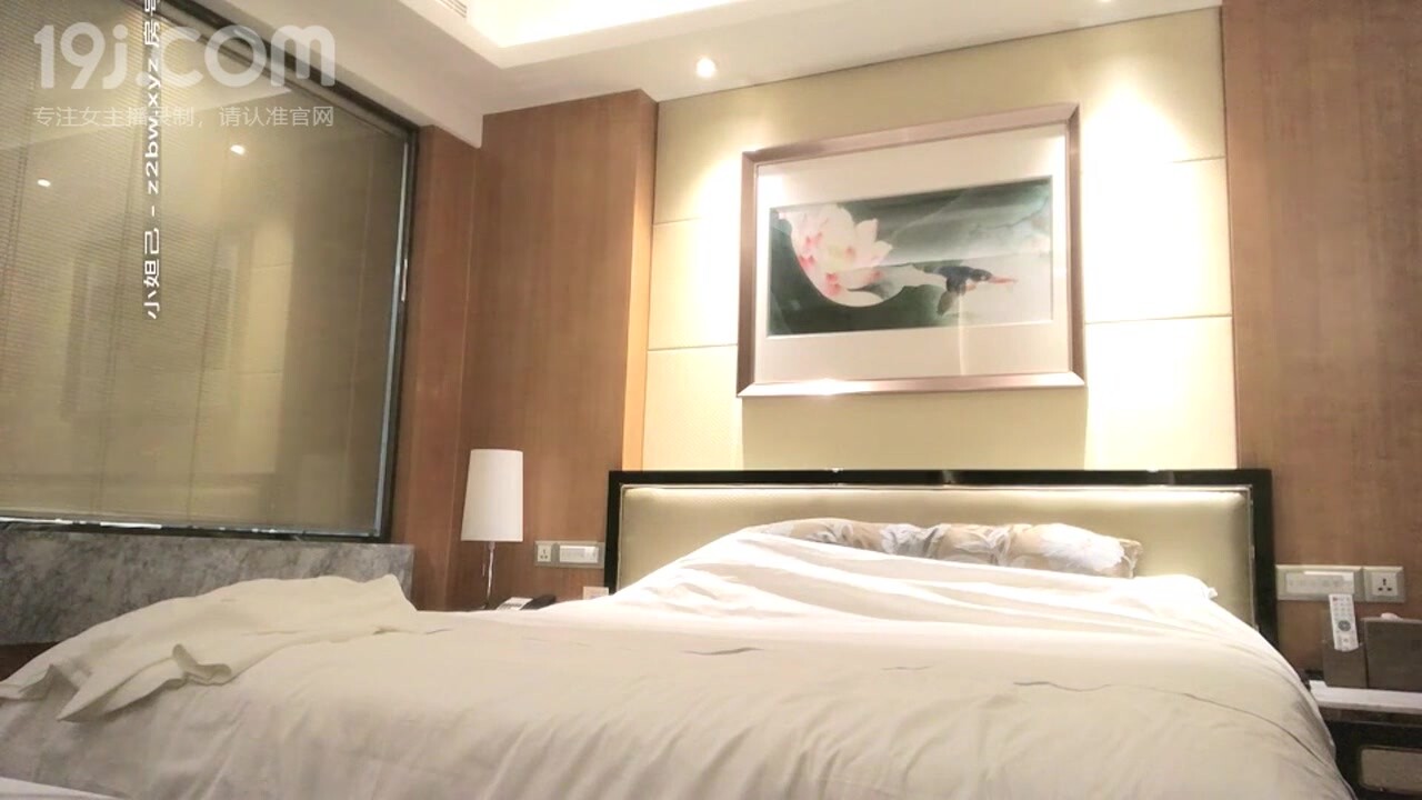 东北短发极品气质少妇御姐，衣服穿多了脱下衣服才显露出好身材，美丽端庄的外形，做爱时那享受的面部表情极其的丰富编号3BFF8F1