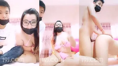 眼镜熟女型妈妈和大长吊儿子直播玩乱伦啪啪这妈妈呻吟的声音太骚了编号7C0DD6C0