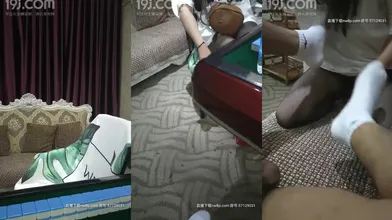 经常一起打麻将的黑丝美臀麻友输钱用身体抵债打完麻将沙发上干一炮无套内射编号92F3AA39