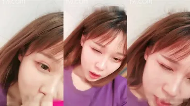 外表清纯美少女露脸直播抠逼跳蛋爽到淫水喷表情酸爽如痴如狂编号1735FC42
