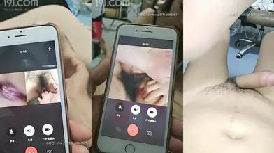 跟人开着视频看人做爱自己抠少妇的骚逼，深喉大鸡巴无套抽插，跟狼友视频交流经验，比拼草逼真实刺激编号9CEB0D49