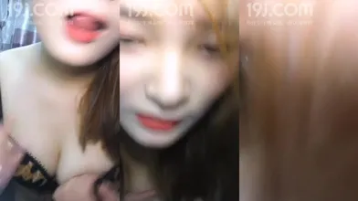 顔值不错新人妹子豹纹内衣透视装自摸扣逼黄瓜戴套抽插自慰很是诱惑喜欢不要错过编号A904EBC