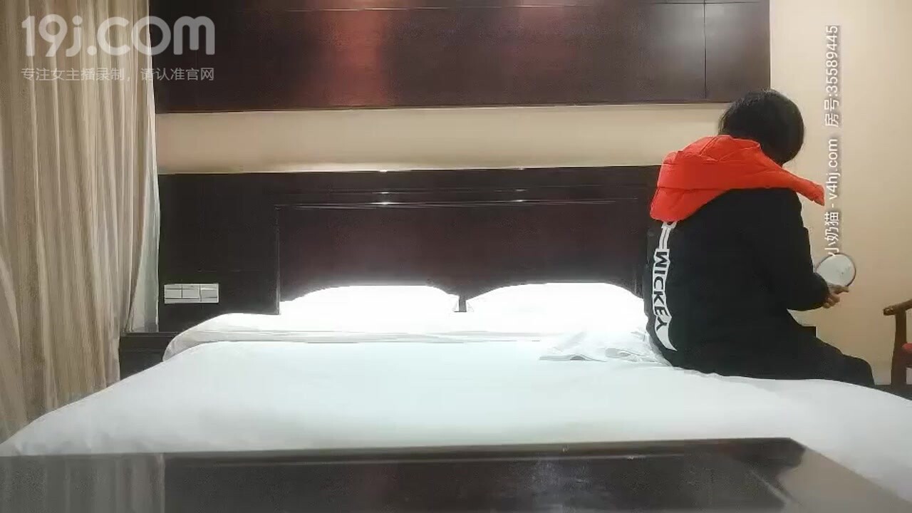 主播探花探花郎李寻欢磨蹭了一晚叫来个小姐最后还吵起来了编号7535BB88