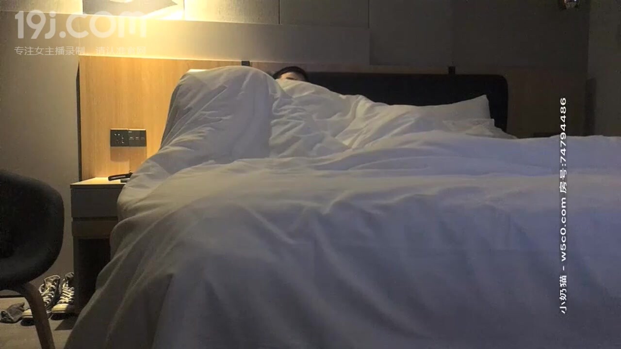 主播探花阿飞探花直播跟女友做爱编号F34DCCBC