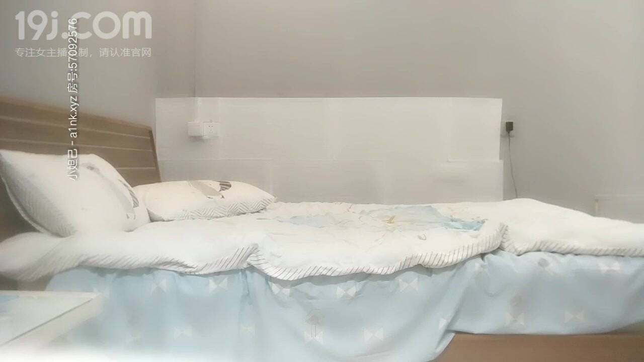 大内密探00发微信约炮开店卖服装的小老板娘有时间做做兼职长得还可以挺有气质的搞一炮休息下又干了一炮编号AF7C431A