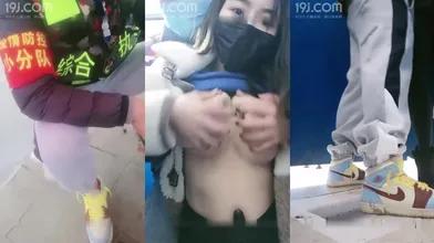户外勾搭女神『女技师』牛逼沟引协防员进男厕啪啪被大鸡巴干的肚子疼编号D1AF00A3