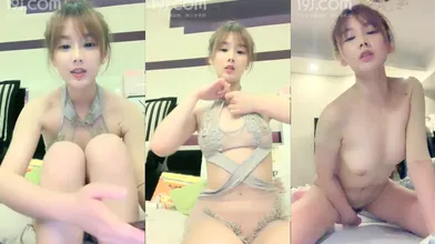 高顔值美女私人玩物七七道具自慰浴室洗澡再道具JJ骑乘抽插呻吟娇喘诱人编号BE295A23