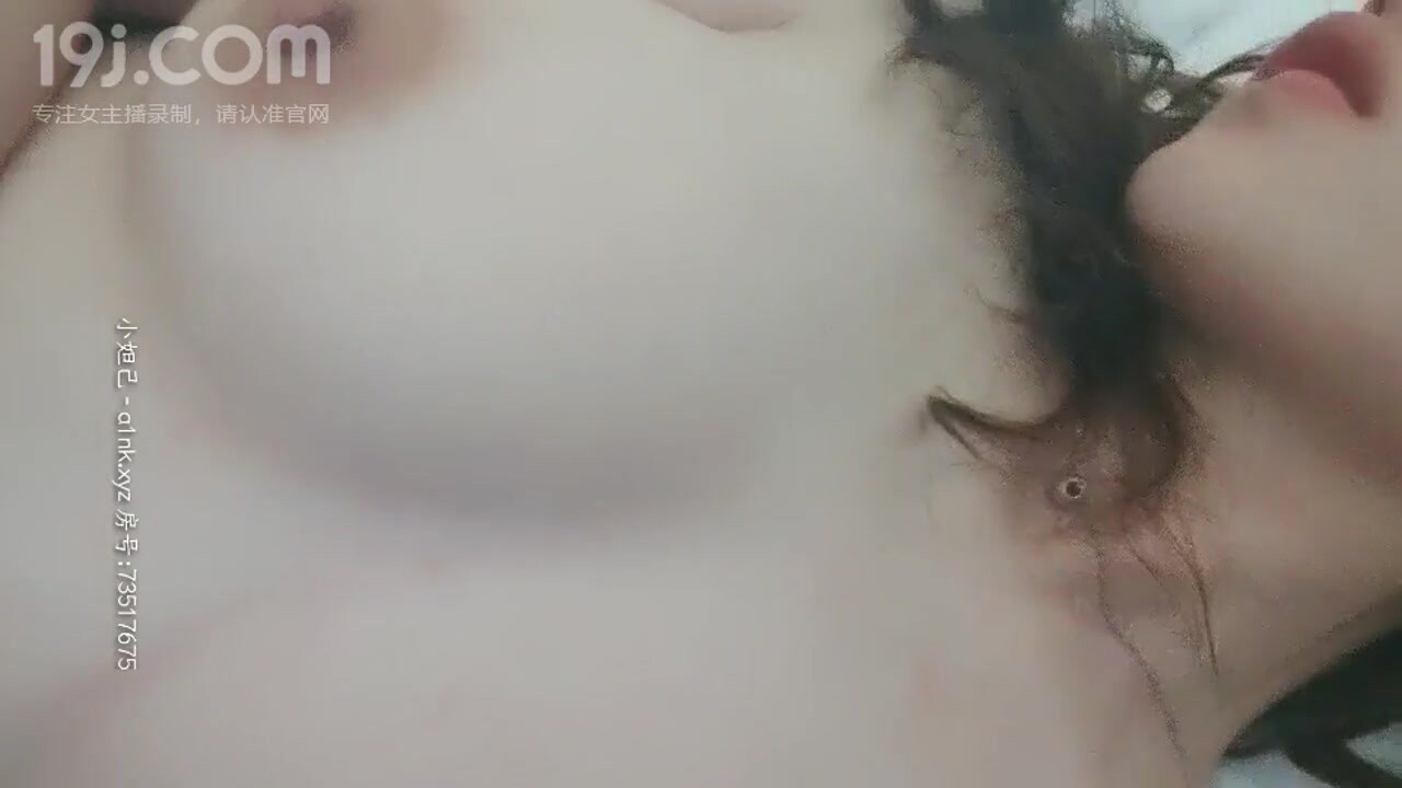 《91罗先生会所选妃》剧情演绎酒店与逼毛性感骚女同事偷情啪啪对白刺激编号EAD8856B