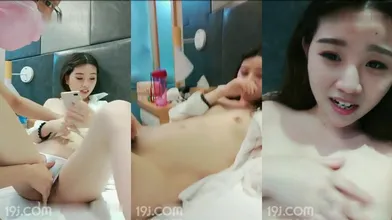 年轻貌美女主播网约粉丝酒店露脸直播啪啪大哥是个老司机各种口交舔逼多体位轮番操编号B18BE03A