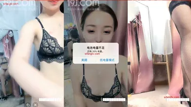 温州虎牙网红鬼脸模特(我叫nini)N场直播大秀自慰吐白浆(8)AVI编号E28C6725