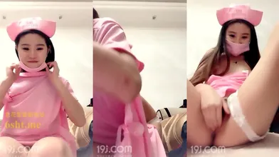 长相甜美漂亮女主播露脸粉色情趣护士装漏奶漏逼自摸小秀声音好听呻吟诱惑喜欢的不要错过编号E4EC0DB3