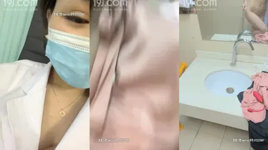 骚女医生带跳蛋厕所自慰诱惑慢慢脱光坐在马桶上跳蛋塞入震动近距离特写微毛逼逼非常诱人编号4C0B2B7E