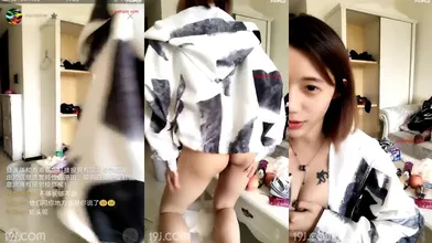 个性广州白虎主播小可爱kkk全裸露脸洗澡紫薇大秀编号431F3245