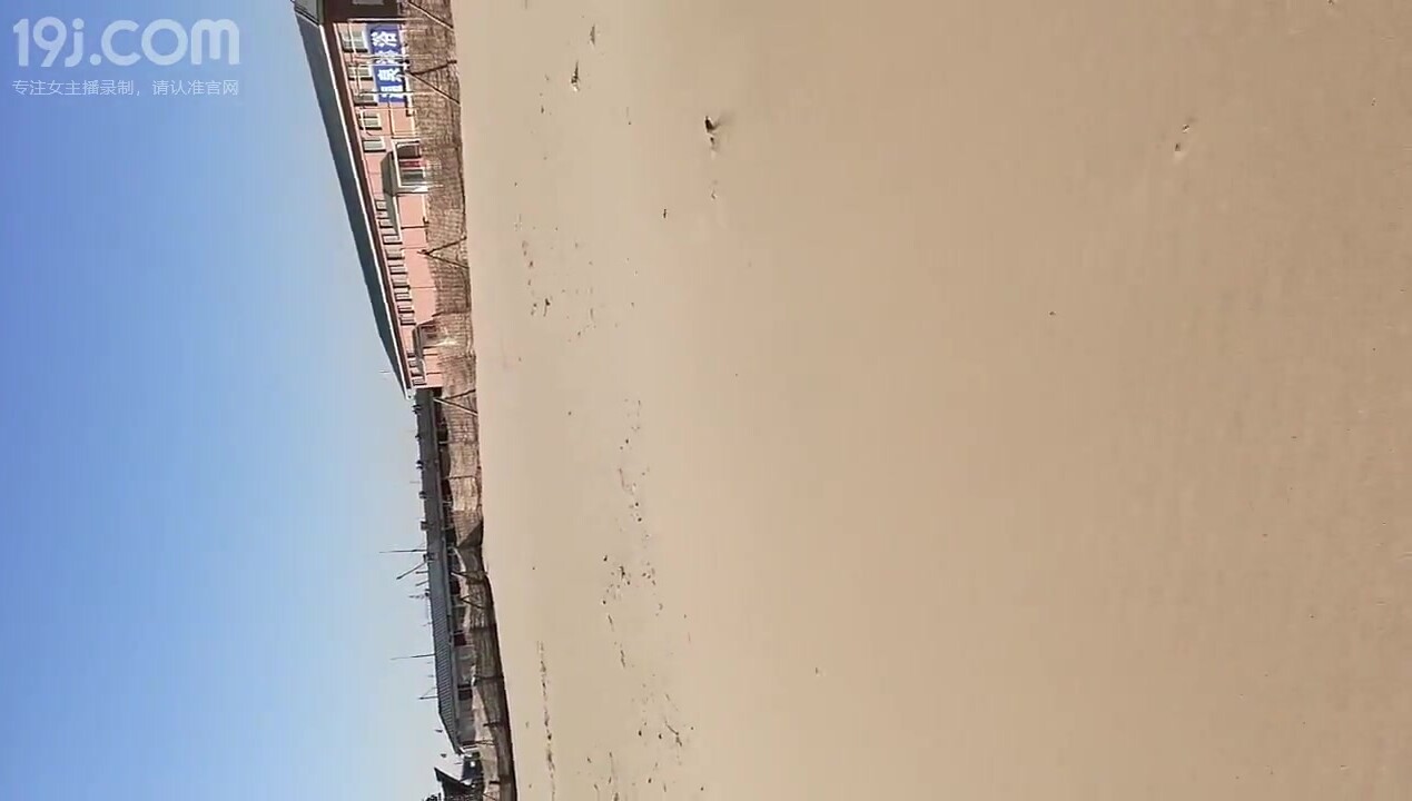对白淫荡刚失恋的帅哥海边散心偶遇主持人采外景被挑逗扒掉裤子给裹鸡巴找个没人的地方刺激后入内射呻吟太过瘾编号613A46EA