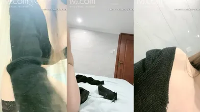 粉嫩蜜桃臀女神【Lanncy】高价收费房全裸特写制服诱惑20210227225422编号CDCCE272