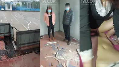 驾考女学员与教练的爱情故事，要想学得会先跟师傅睡，驾校简易房内的激情，直接在地上开干，小少妇爲本献身编号881B65ED