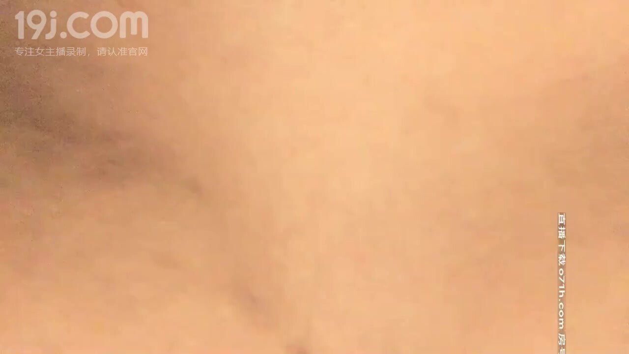 高端外围，那气质真的没得说，就是奶子隆过但也不大啊，搞了好久没射把妹子弄疼了，漂亮妹子生气锤人的样子还是很好看编号A9C50B5A