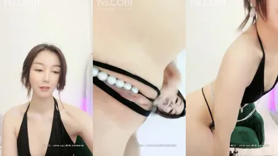 【BloodMoon】台湾女神高价收费房情趣制服全裸掰逼自慰20210311