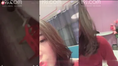 主播叶子小姐姐11月1日啪啪秀这次勾搭了不止一个2编号3C86C6E1