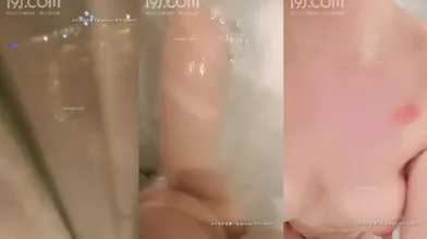北京通州的大胸颜值主播【黛蜜儿】酒店约炮，浴缸里洗完鸳鸯浴就开干，阴毛浓密小穴粉嫩，风骚淫荡性格好，极品尤物懂男人编号77C7B3F0