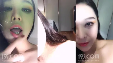 身高167CM蜂腰翘臀美乳靓妹和美女闺蜜第一次申请直播账号后发放福利借他男友直播啪啪男的抓住机会猛操国语编号16291F7D