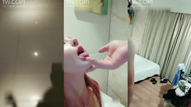 卡哇伊呆萌美主播露脸直播和网友宾馆深喉口交无套爆操很享受被粗暴编号8CF835BD