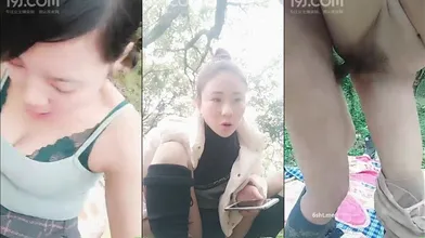 姐妹俩美少妇山坡草地勾引路人露脸直播吃鸡巴后入爆操逼逼抽烟编号83BD5388